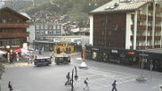 Archiviertes Webcam Bild: Zermatt: Bahnhofplatz am 28.05.2026 um 07:56 Uhr