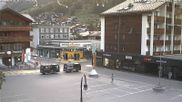 Archiviertes Webcam Bild: Zermatt: Bahnhofplatz am 31.05.2026 um 06:15 Uhr