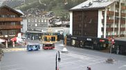 Archiviertes Webcam Bild: Zermatt: Bahnhofplatz am 16.06.2026 um 06:12 Uhr