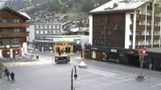Archiviertes Webcam Bild: Zermatt: Bahnhofplatz am 12.07.2026 um 06:39 Uhr