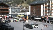 Archiviertes Webcam Bild: Zermatt: Bahnhofplatz am 21.07.2026 um 16:49 Uhr