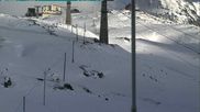 Archived webcam image showing Gondola at Stilfser Joch on 1 Apr 2026 at 18:36