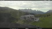 Archiviertes Webcam Bild: Fassatal - Moena - Ankunft der Gondelbahn 