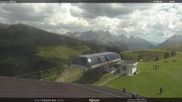 Archiviertes Webcam Bild: Fassatal - Moena - Ankunft der Gondelbahn 