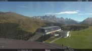 Archiviertes Webcam Bild: Fassatal - Moena - Ankunft der Gondelbahn 