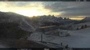 Archiviertes Webcam Bild: Fassatal - Moena - Ankunft der Gondelbahn 