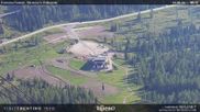 Archived webcam image showing Fassatal - San Pelegrino - panorama view of the ski-piste and liftmachinery of the 