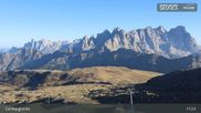 Archived webcam image showing Fassatal: San Pellegrino – top station chairlift 