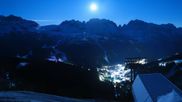 Archived webcam image showing Panoramic view Madonna di Campiglio: Pradalago on 5 Apr 2026 at 00:25