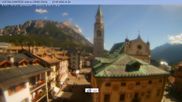 Archiviertes Webcam Bild: Cortina d'Ampezzo: Fußgängerzone am 15.09.2026 um 14:18 Uhr
