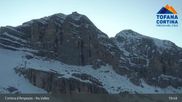 Archiviertes Webcam Bild: Cortina d'Ampezzo: Bergstation Gondelbahn Col Drusciè / Ra Valles am 12.04.2026 um 01:08 Uhr