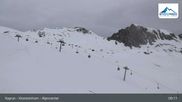 Archived webcam image showing Kitzsteinhorn Kaprun: Alpine Centre on 10 Apr 2026 at 09:52