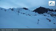 Archived webcam image showing Kitzsteinhorn Kaprun: Alpine Centre on 29 Apr 2026 at 03:34