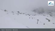 Archived webcam image showing Kitzsteinhorn Kaprun: Alpine Centre on 29 Apr 2026 at 13:34