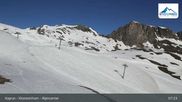 Archived webcam image showing Kitzsteinhorn Kaprun: Alpine Centre on 26 May 2026 at 07:25