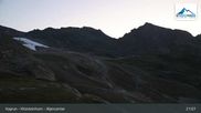 Archived webcam image showing Kitzsteinhorn Kaprun: Alpine Centre on 31 Jul 2026 at 01:37