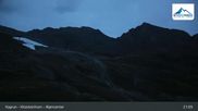 Archived webcam image showing Kitzsteinhorn Kaprun: Alpine Centre on 1 Aug 2026 at 05:21