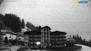 Archived webcam image showing Reiteralm: View Hotel Raunerhof on 31 Mar 2026 at 00:32
