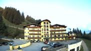 Archiviertes Webcam Bild: Reiteralm: Hotel Raunerhof am 28.05.2026 um 06:27 Uhr