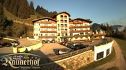 Archiviertes Webcam Bild: Reiteralm: Hotel Raunerhof am 28.05.2026 um 07:27 Uhr