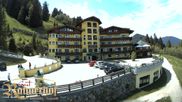 Archiviertes Webcam Bild: Reiteralm: Hotel Raunerhof am 28.05.2026 um 14:27 Uhr