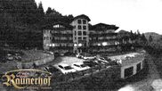 Archiviertes Webcam Bild: Reiteralm: Hotel Raunerhof am 28.08.2026 um 02:56 Uhr