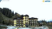 Archived webcam image showing Reiteralm: View Hotel Raunerhof on 15 Oct 2026 at 08:28