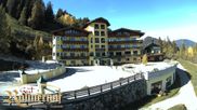 Archived webcam image showing Reiteralm: View Hotel Raunerhof on 15 Oct 2026 at 12:28