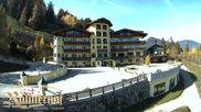 Archived webcam image showing Reiteralm: View Hotel Raunerhof on 20 Oct 2026 at 12:05