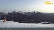 Archiviertes Webcam Bild: Zillertal Arena: Berggeistalm in Hochkrimml am 12.04.2026 um 07:58 Uhr