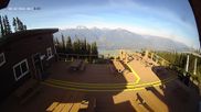 Archiviertes Webcam Bild: Revelstoke Mountain Resort: Mackenzie Outpost am 26.08.2026 um 18:05 Uhr