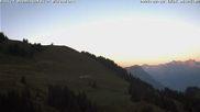 Archiviertes Webcam Bild: Sattel-Hochstuckli: Bergrestaurant Bärenfang am 08.08.2026 um 06:42 Uhr