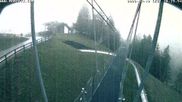 Archiviertes Webcam Bild: Sattel Hochstuckli: Hängebrücke Skywalk am 12.04.2026 um 20:12 Uhr