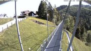 Archiviertes Webcam Bild: Sattel Hochstuckli: Hängebrücke Skywalk am 28.05.2026 um 10:01 Uhr