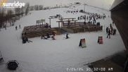 Archiviertes Webcam Bild: Sunridge Bunny Hill - Blick vom Chalet im Tal am 26 Feb 2026 um 18:09 Uhr