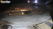 Archiviertes Webcam Bild: Sunridge Bunny Hill - Blick vom Chalet im Tal am 12.04.2026 um 08:35 Uhr
