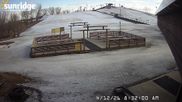 Archiviertes Webcam Bild: Sunridge Bunny Hill - Blick vom Chalet im Tal am 12.04.2026 um 16:35 Uhr