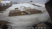 Archiviertes Webcam Bild: Sunridge Bunny Hill - Blick vom Chalet im Tal am 12.04.2026 um 20:35 Uhr