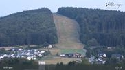 Archiviertes Webcam Bild: Willingen: Livecam Ettelsberg Seilbahn Talstation am 15.07.2026 um 05:04 Uhr