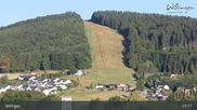 Archiviertes Webcam Bild: Willingen: Livecam Ettelsberg Seilbahn Talstation am 07.08.2026 um 07:47 Uhr
