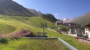 Archiviertes Webcam Bild: Obergurgl: Blick zur Piste vom Hotel Edelweiss & Gurgl am 04.08.2026 um 10:54 Uhr