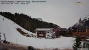 Archiviertes Webcam Bild: Lech am Arlberg: Ausblick Chalet Anna Maria zur Piste am 13.04.2026 um 12:08 Uhr