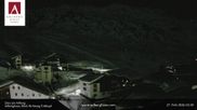 Archiviertes Webcam Bild: Hotel Arlberghaus in Zürs mit Blick auf den Weltcuphang am 27 Feb 2026 um 02:45 Uhr