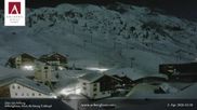 Archived webcam image showing Hotel Arlberghaus at Zürs on 2 Apr 2026 at 02:15