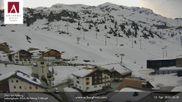 Archiviertes Webcam Bild: Hotel Arlberghaus in Zürs mit Blick auf den Weltcuphang am 12.04.2026 um 08:58 Uhr