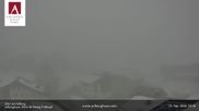 Archiviertes Webcam Bild: Hotel Arlberghaus in Zürs mit Blick auf den Weltcuphang am 12.04.2026 um 18:58 Uhr