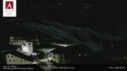 Archiviertes Webcam Bild: Hotel Arlberghaus in Zürs mit Blick auf den Weltcuphang am 01.05.2026 um 00:25 Uhr