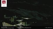 Archiviertes Webcam Bild: Hotel Arlberghaus in Zürs mit Blick auf den Weltcuphang am 01.05.2026 um 02:25 Uhr