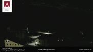Archiviertes Webcam Bild: Hotel Arlberghaus in Zürs mit Blick auf den Weltcuphang am 01.05.2026 um 04:25 Uhr