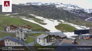 Archived webcam image showing Hotel Arlberghaus at Zürs on 21 May 2026 at 07:53